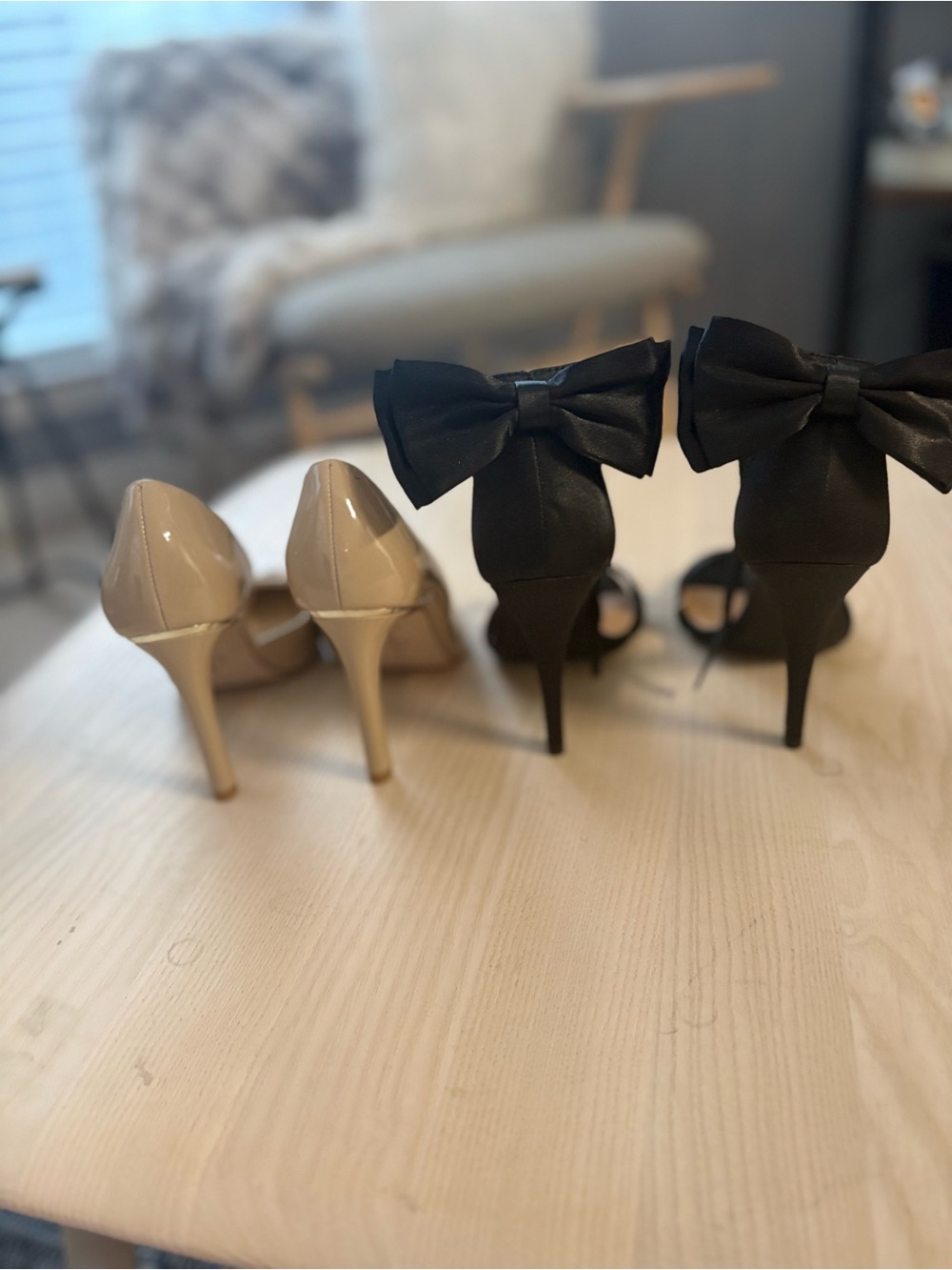 Jessica Simpson & Black Bow Ankle-Tie Sandals - Picture 2 of 3